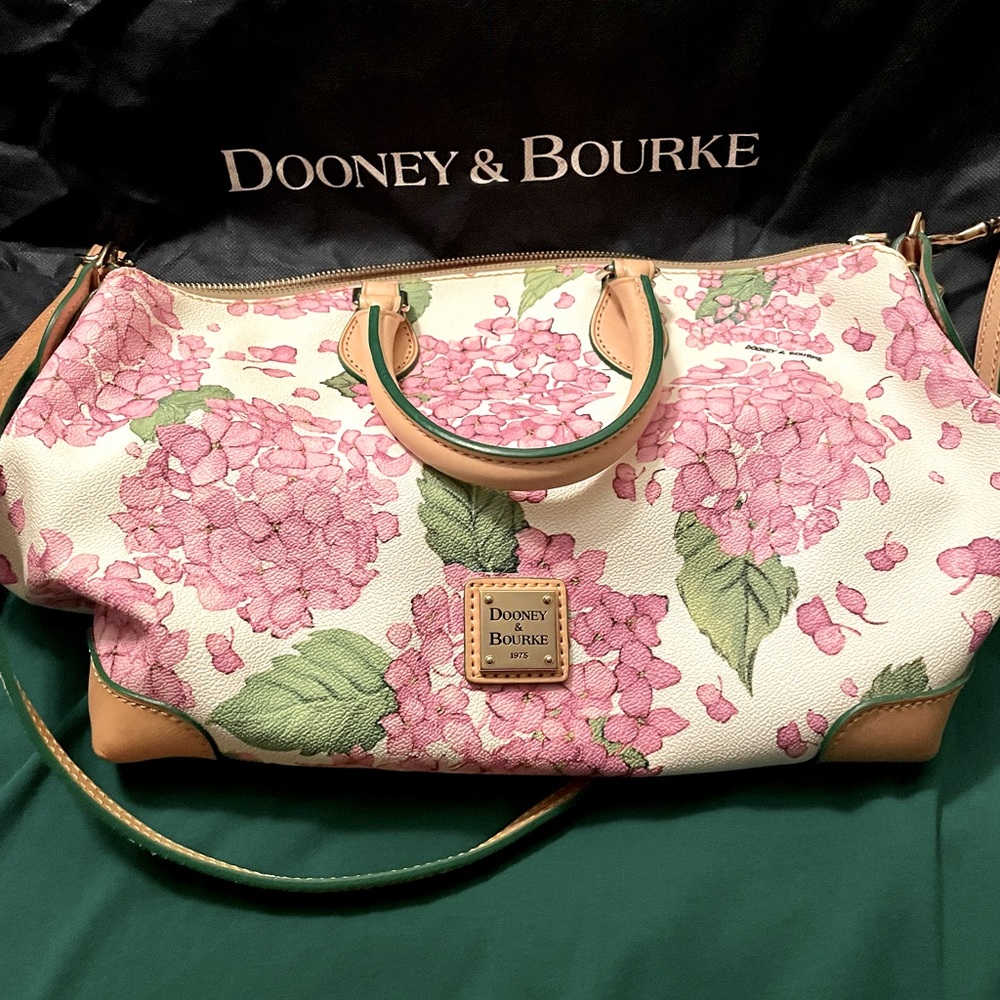 Beautiful Dooney and Burke Hydrangea print satchel.